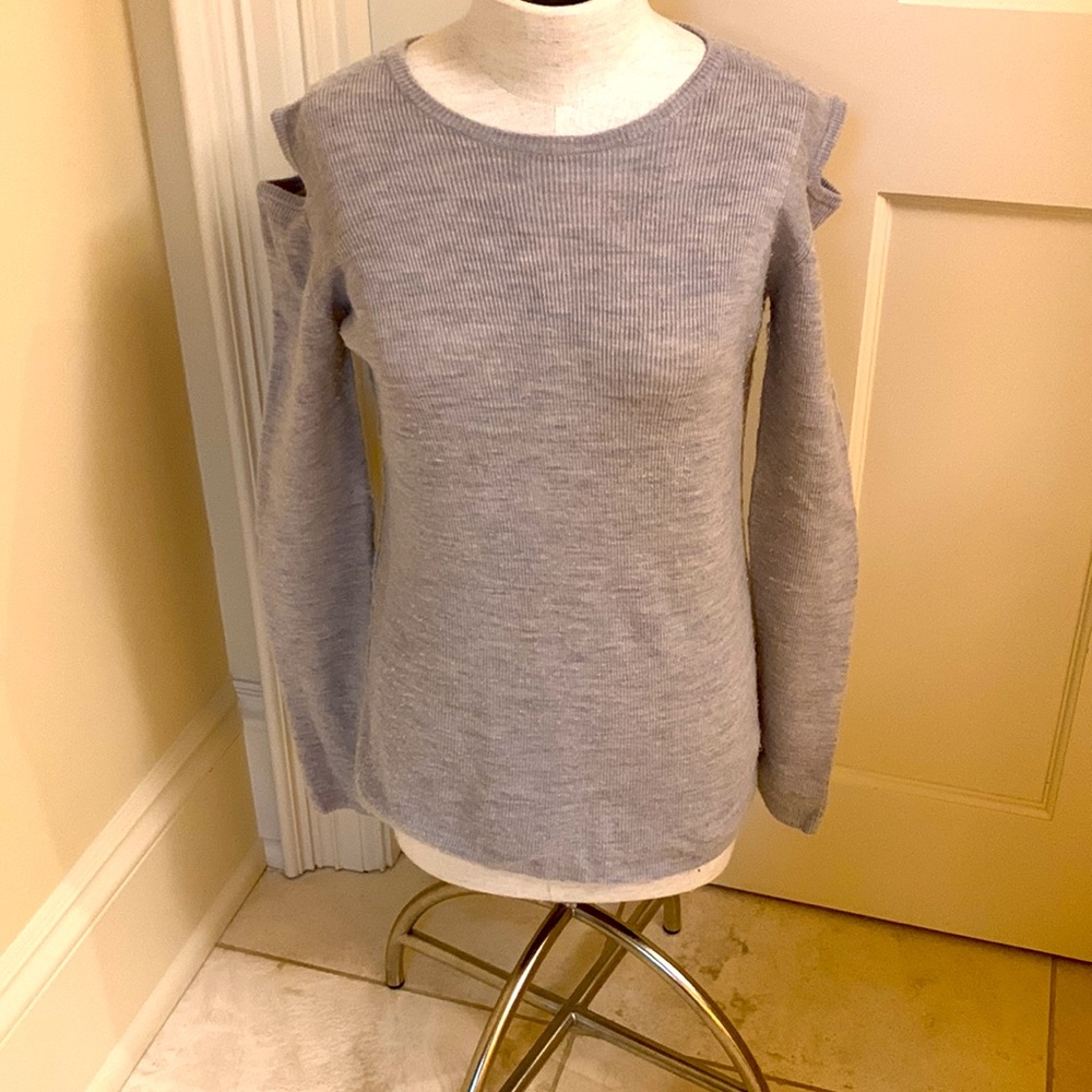 CURRENT/ELLIOTT GRAY COLD SHOULDER KNIT LONG SLEEVE TOP SIZE MEDIUM